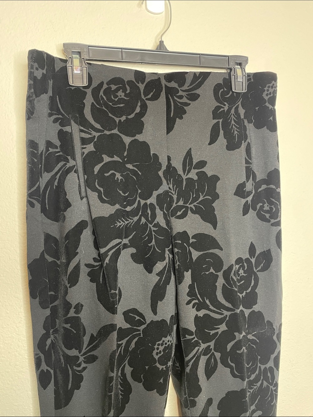 Chico's | The Ultimate Fit Juliet Floral Burnout Ankle Pants Size 10 NWT - Picture 3 of 7